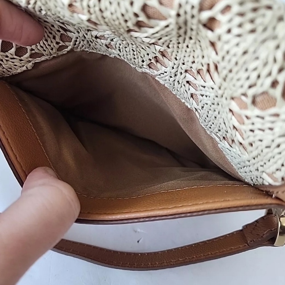 Fossil Ainsley Small Flap Crossbody - Picture 3 of 6
